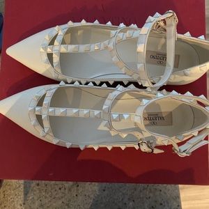 Valentino flats